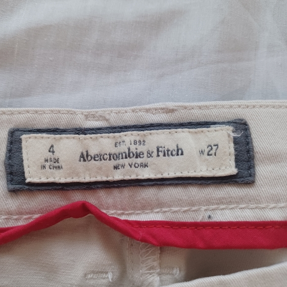 Abercrombie and Fitch Women's Light Cream Coloured Pants - Picture 4 of 4
